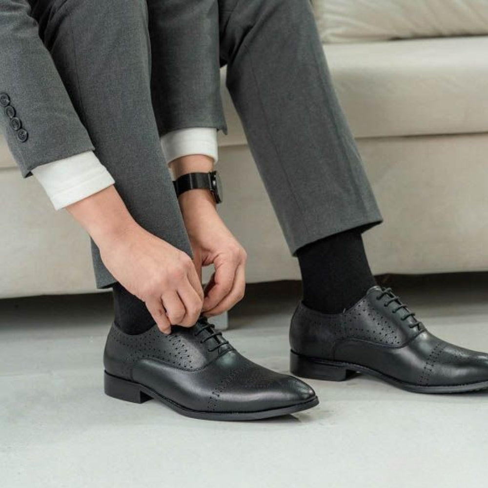 Cách buộc dây giày giấu dây