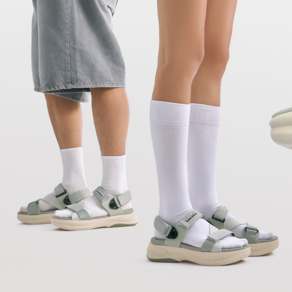 Phối sandal với tất