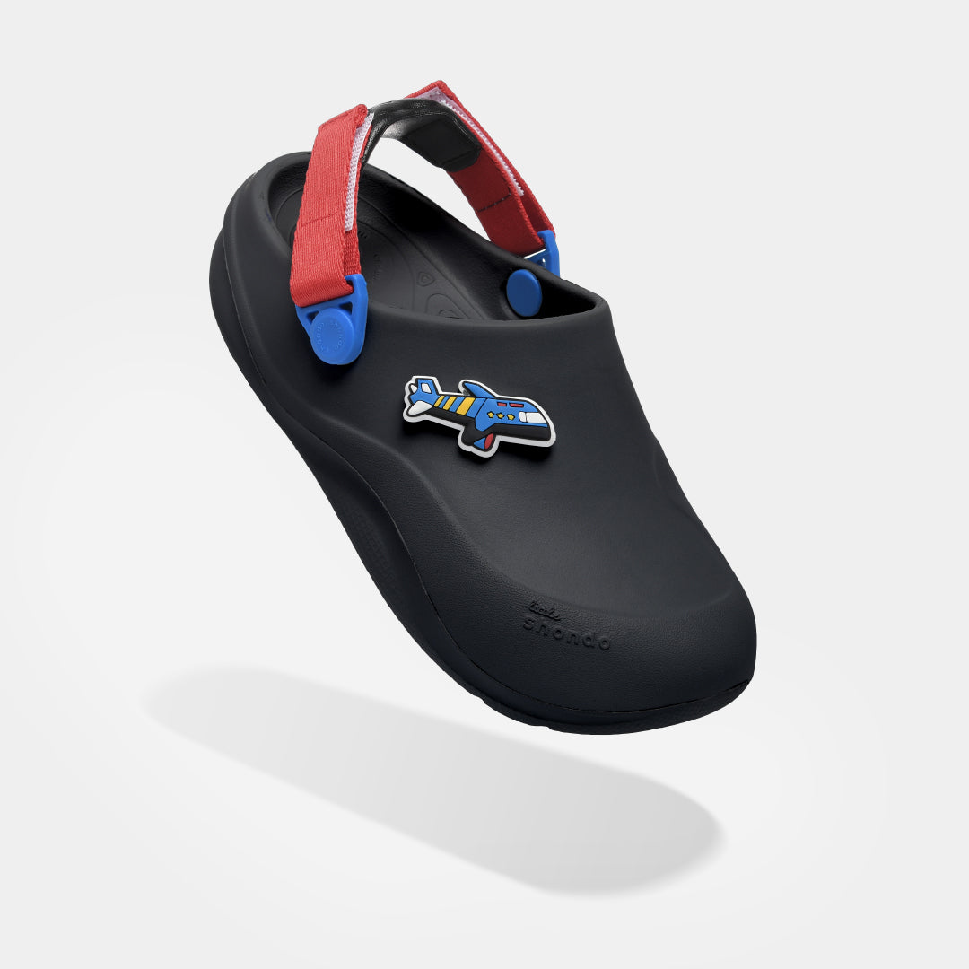 Clog Little Suke bé trai nhựa đúc đen