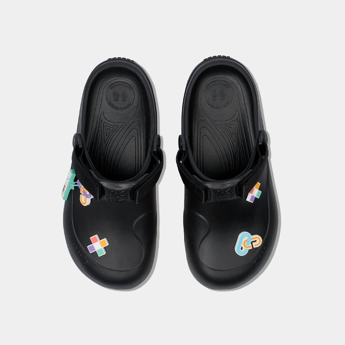 Giày Clog Suke Pride Unisex Cầu Vồng Lục Sắc Đen