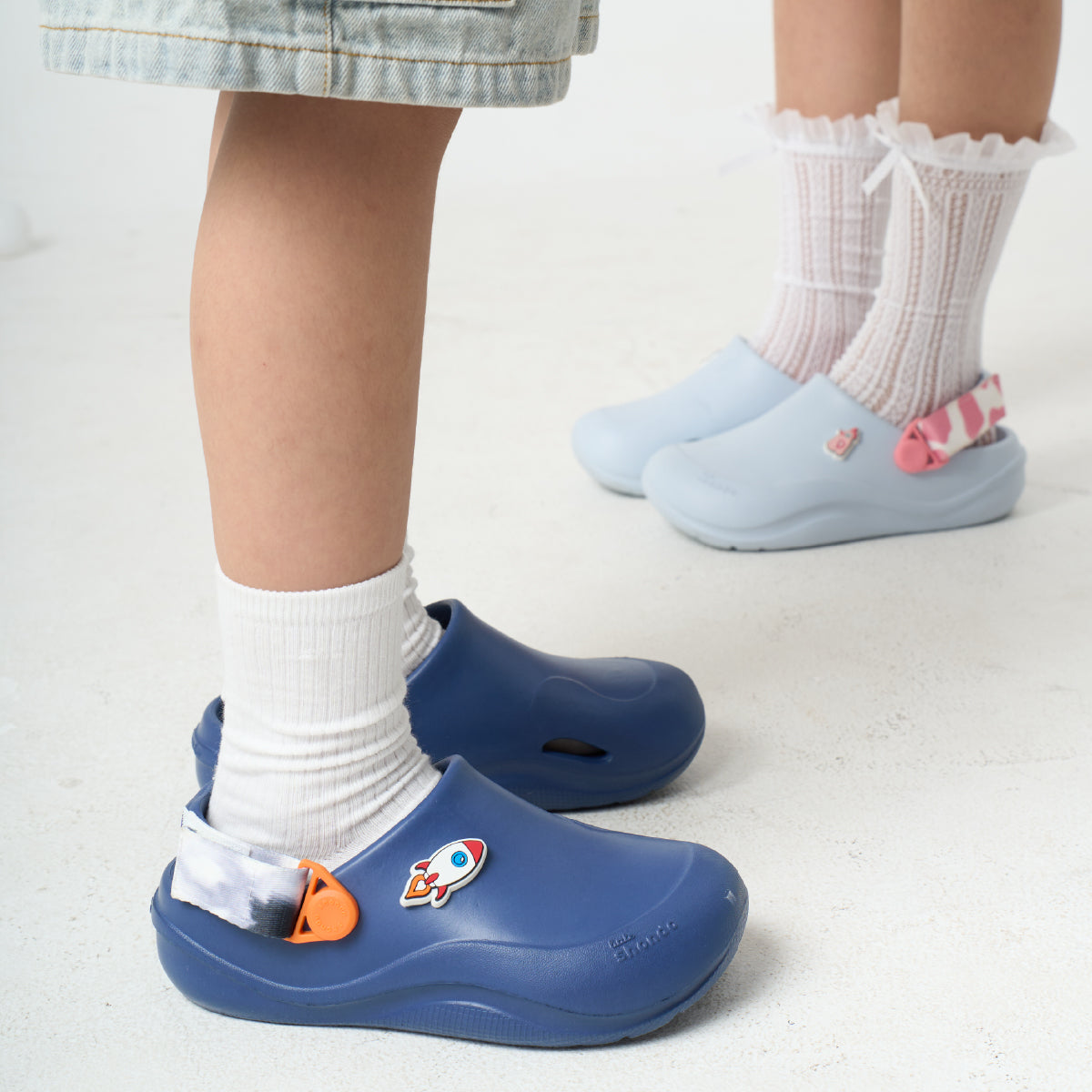 Clog Little Suke bé trai nhựa đúc xanh đậm