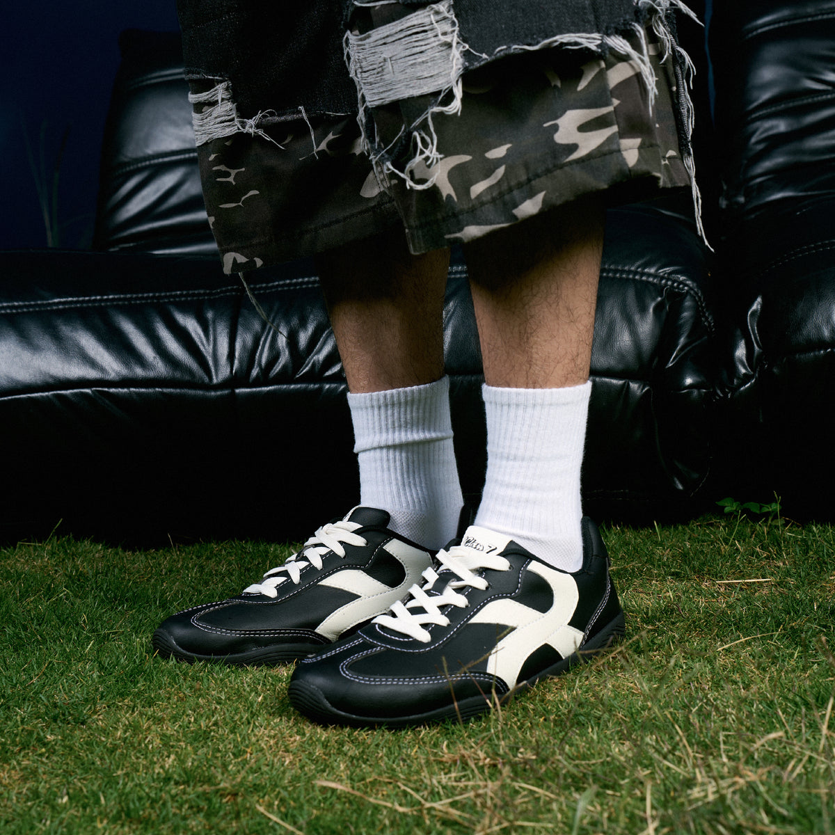 Giày Sneaker Shondo Class 7 Đế Thấp Unisex Màu Đen
