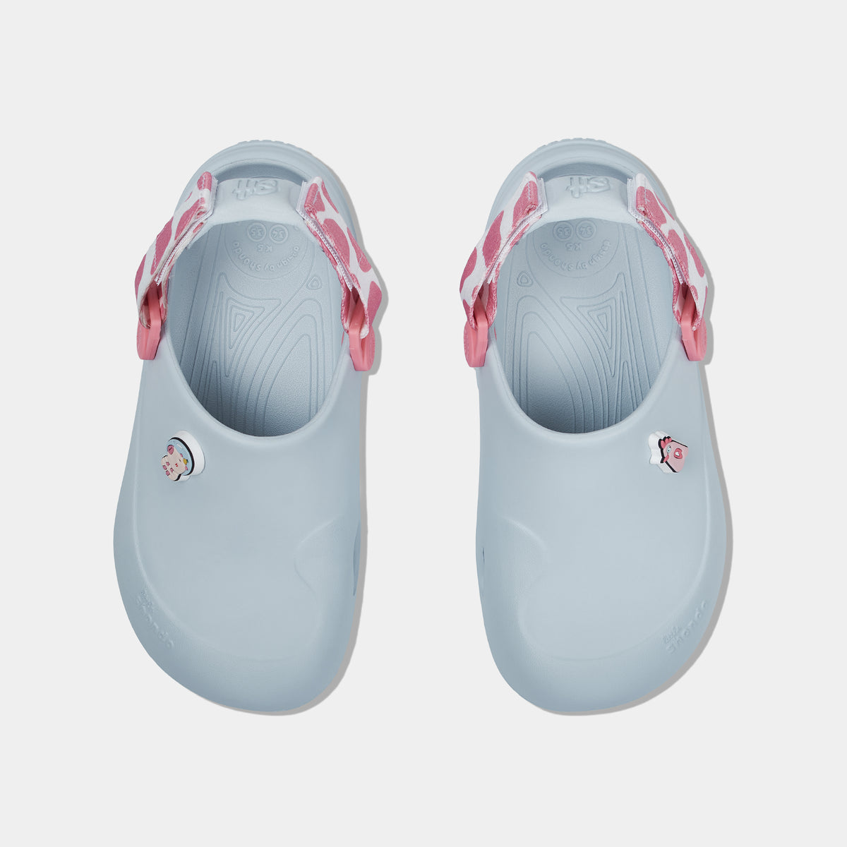 Clog Little Suke bé gái nhựa đúc xanh trời đai bò sữa hồng