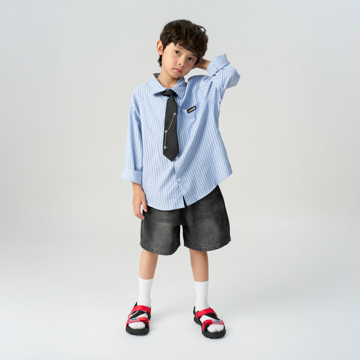 Sandal bé trai Little 6 tem ô tô đen